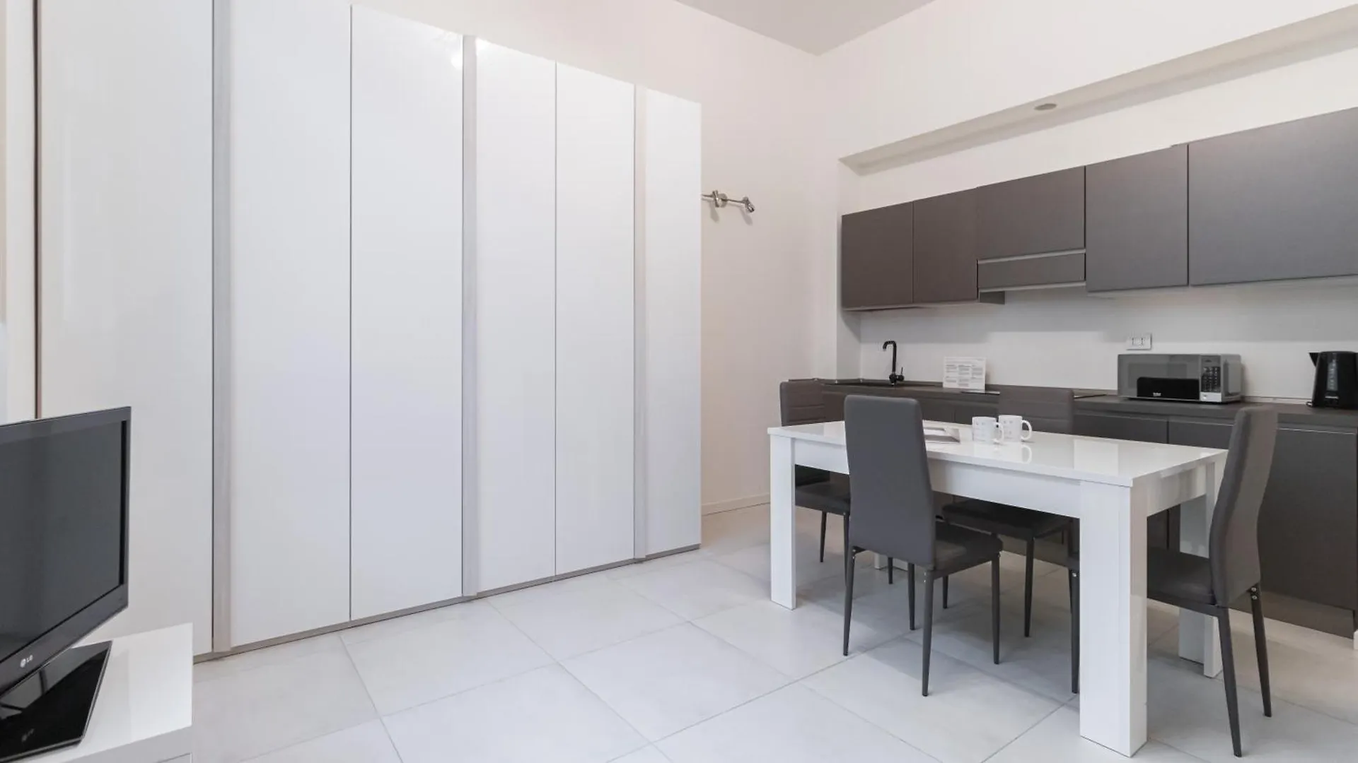 Italianway - Pianell 5 A Apartment Milan